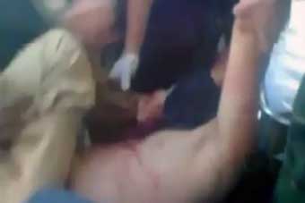 فيديو يصور القذافي عاريا قبل اغتياله يثير غضبا واتهامات لعائشة ببثه لتشويه صورة الثوار