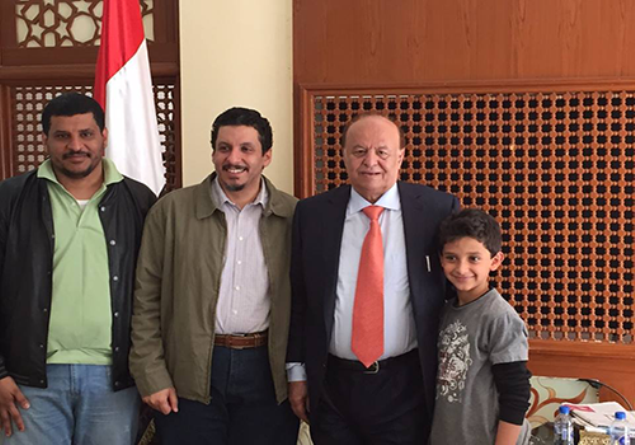 صورة لبن مبارك مع الرئيس هادي - أرشيف
