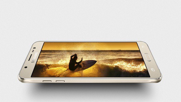 سامسونج تعلن رسميا عن إصدار 2016 من هاتفيها Galaxy J7 و Galaxy J5 (صور)