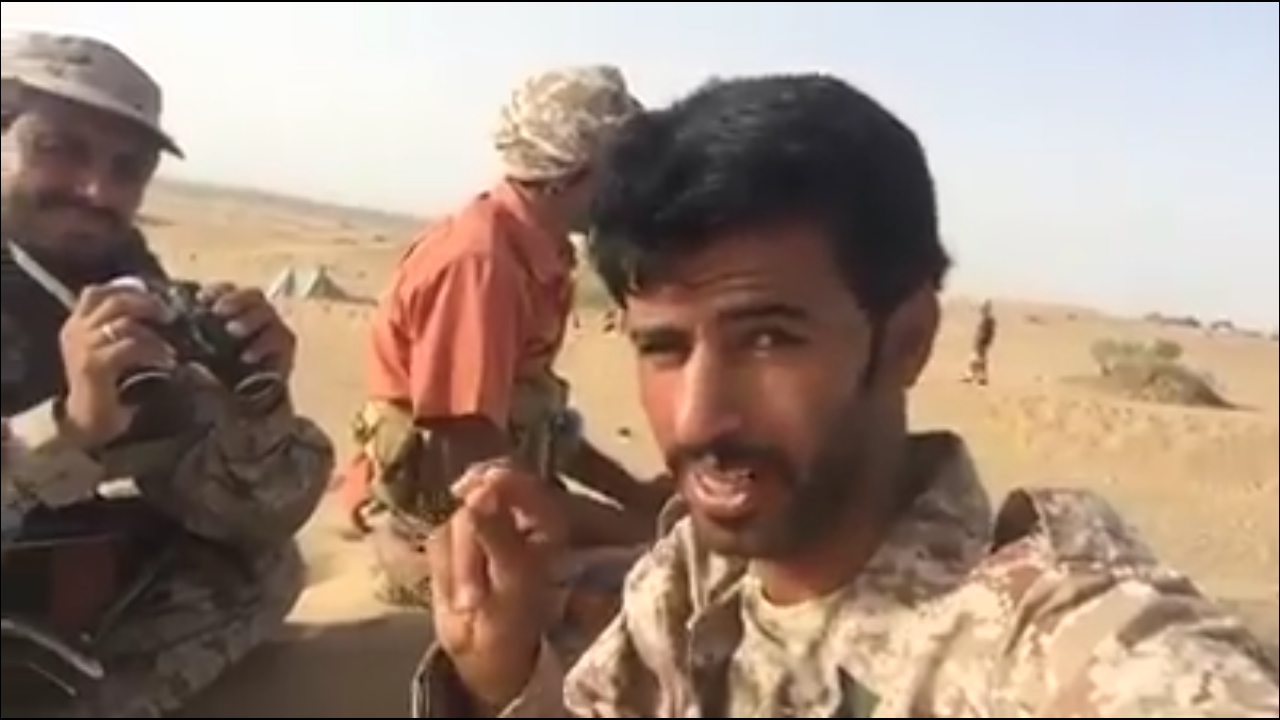 شاهد فيديو لأحد أفراد اللواء 19 يلتقطه مع زملائه قبل استشهاده بدقائق بجبل العلم بعد تحريره بشبوة