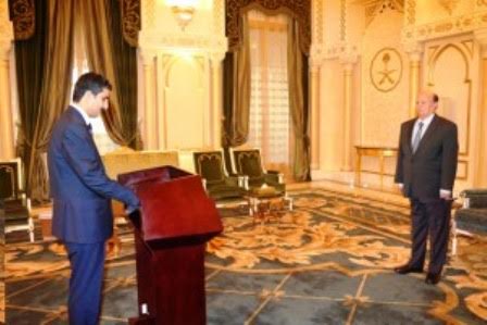 محافظ صنعاء الجديد يؤدي اليمين الدستورية امام رئيس الجمهورية 