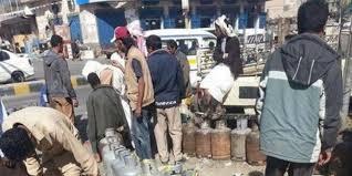 صنعاء : عشرة مسلحون يقتحمون محطة غاز ويقتلون صاحبها