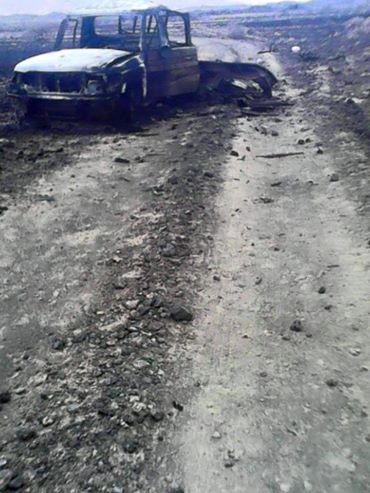 صورة السيارة الحوثية التي استهدفتها المقاومة الشعبية في منطقة ال