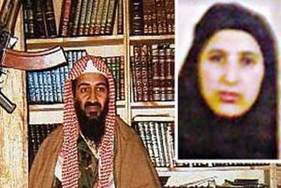 وصول أرملة أسامة بن لادن إلى دولة قطر مع أبنائها بعد رفض أمريكا عودتها إلى اليمن