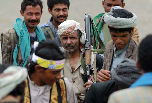سلطات المحويت المحلية تفرض قسط يوم من رواتب الموظفين دعماً للحوثيين
