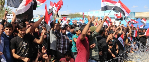 أنصار مقتدي الصدر يقتحمون المنطقة الخضراء ويدخلون البرلمان العراقي