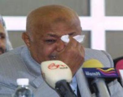 رئيس حكومة الوفاق يذرف دموعه مجددا ويقطع كلمته امام مؤتمر طبي