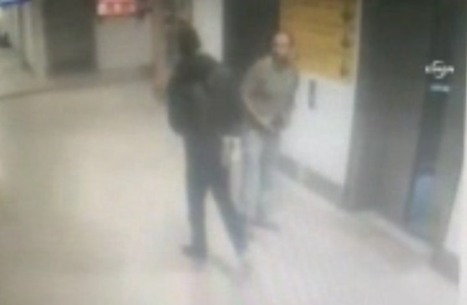 ماذا فعل أحد انتحاريي إسطنبول بشرطي طلب هويته في مطار أتاتورك؟ (فيديو)