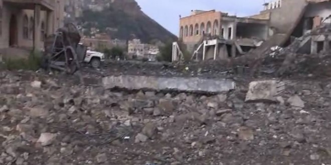 آثار قصف قوات التحالف على مناطق في مدينة حرض شمال اليمن