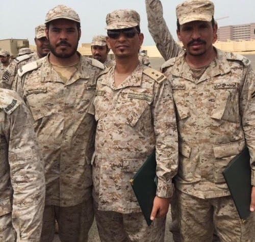 وزير الدفاع السعودي يكرم الجندي المتصدي للصاروخ 