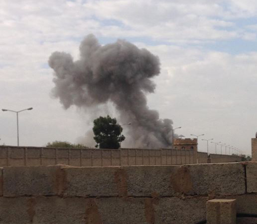 : مقاتلات التحالف تقصف بغارات جوية الكلية الحربية بالعاصمة صنعاء