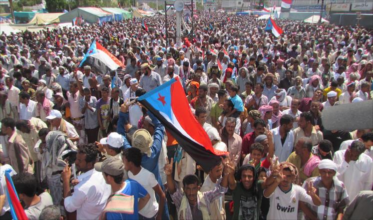 تقدم الحوثيين شمالا يشجع انفصاليي الجنوب