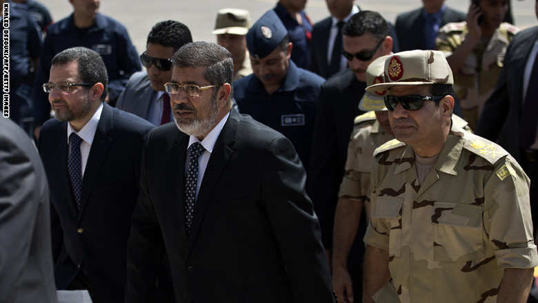 جيش مصر ينهي الجدل حول «اتهامات بخيانة مرسي» بحبس مسؤول رفيع سابق بالمخابرات