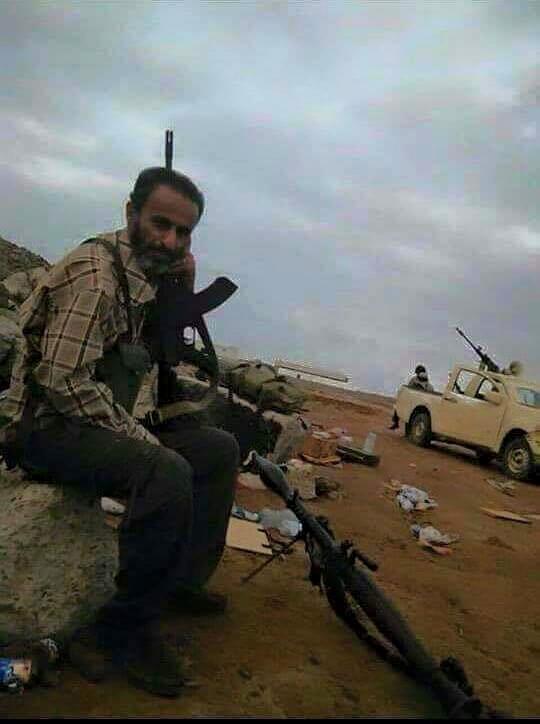 شاهد بالصور .. سكرتير الرئيس هادي يقاتل في جبهات القتال ضد الحوثيين وقوات صالح