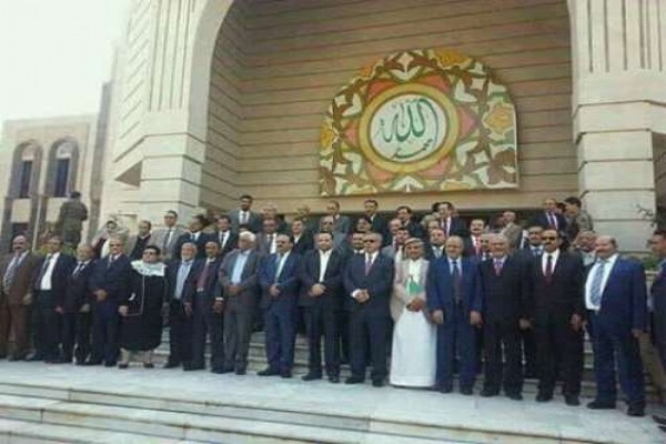 حكومة مملكة الحوثي تجتمع بصنعاء تحت شعار ديني إيذانا بالغاء النظ