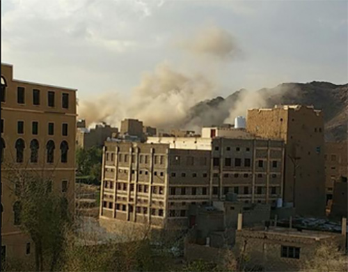 بالصور.. مليشيات الحوثي تفجر منزل شيخ قبيلة 