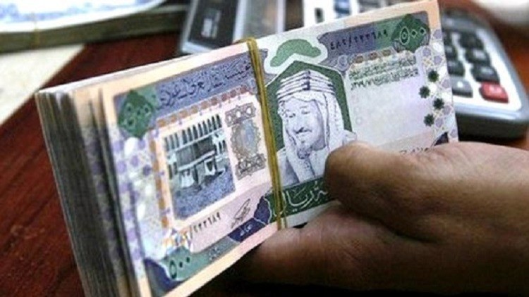 السعودية تراقب التحويلات المالية للمقيمين وتقارنها بمداخيلهم الشهرية