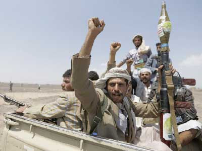 اليمن: «عملية قيصرية» تنتظر العاصمة وأجواء الحرب تخيم على مناطقها