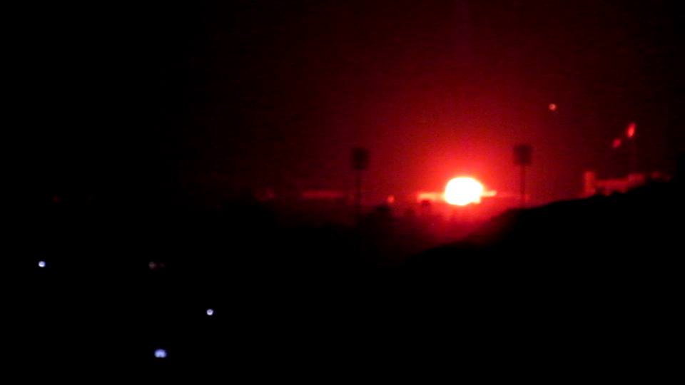 طيران التحالف يقصف معسكرات الأمن المركزي واللواء 310 بمحافظة عمران