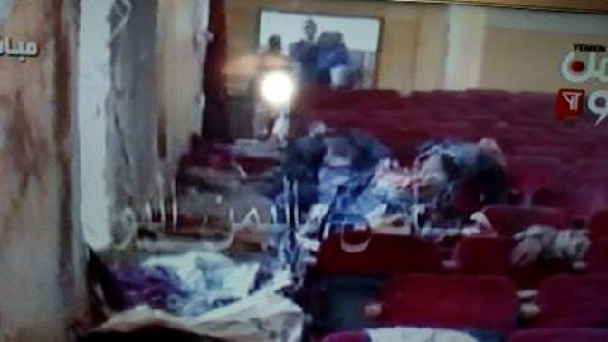 إصابة محافظ إب في التفجير الانتحاري الذي استهدف حفلا حوثيا في المركز الثقافي وارتفاع القتلى إلى 10
