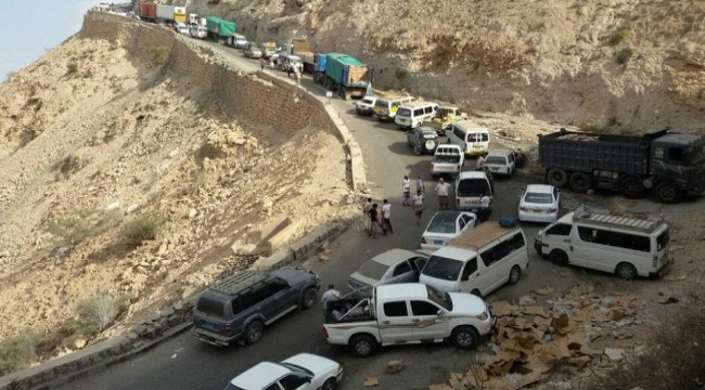 حادث مروري مروع بعقبة عبدالله غريب بحضرموت يتسبب بوفاة وإصابة 7 أشخاص 