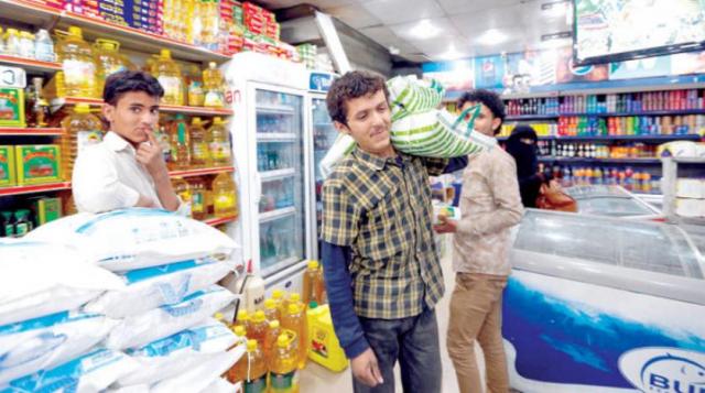 حماية المستهلك تتوقع انخفاض أسعار المواد الغذائية في صنعاء