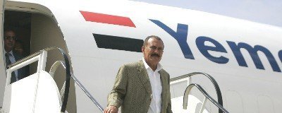 رئيس الجمهورية يعود إلى العاصمة صنعاء بعد مشاركته في القمة العربية