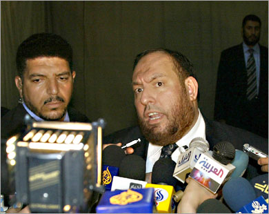 حماس تنفي طرح بديل لمنظمة التحرير وفصائل ترفض إلغاءها