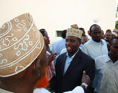 شيخ شريف يتعهد : الصوماليين يرغبون 