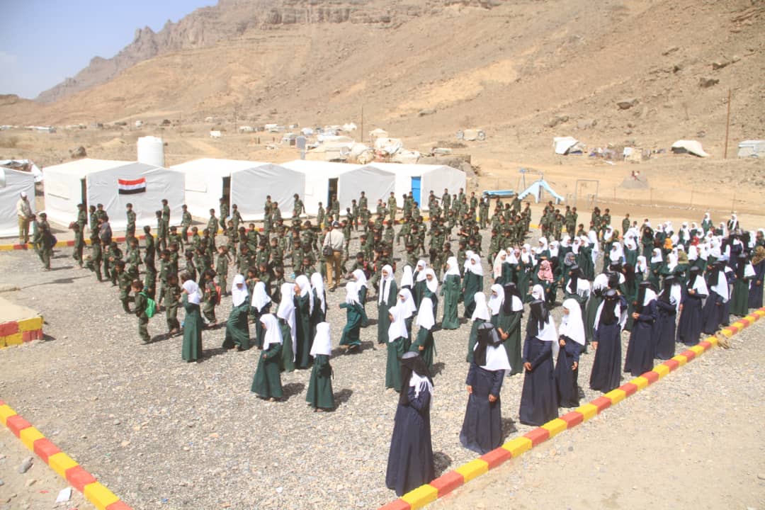 مدرسة النازحي في مخيم الخانق نهم صنعاء