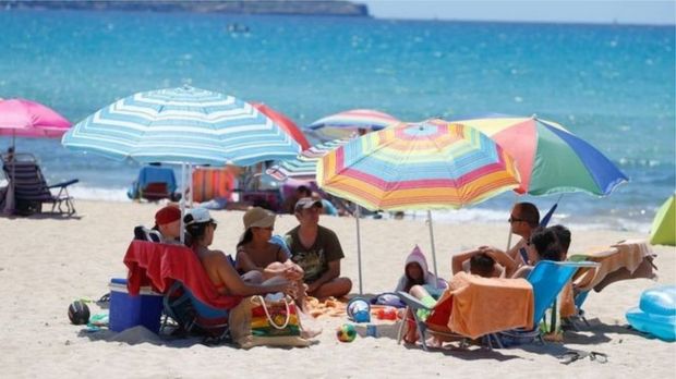 إسبانيا تستأنف حركة السيّاحة مع إنهاء حالة الطوارئ في البلاد