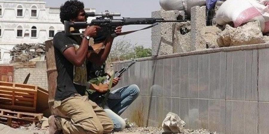 وحدة عسكرية خاصة تحصد رؤوس 4 قناصين حوثيين في الحديدة
