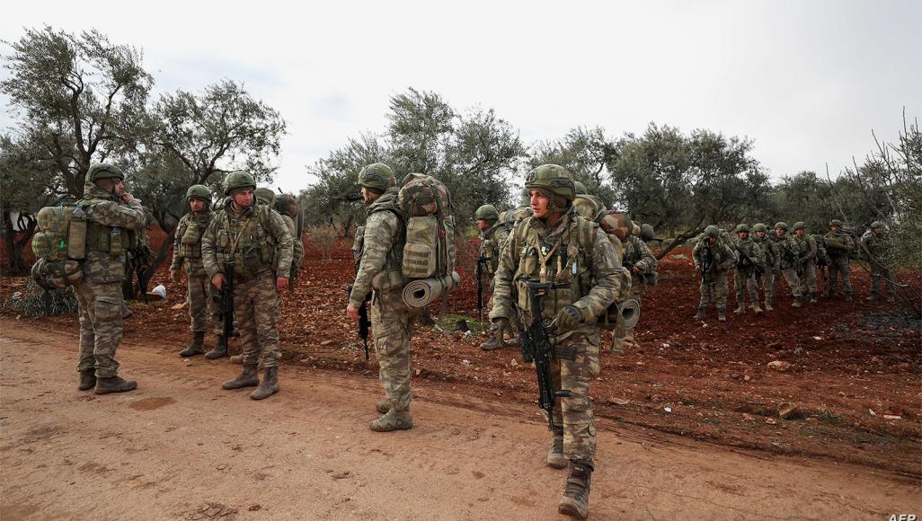 تركيا تعلن مقتل 29 من جنودها في سوريا وتتوعد برد حاسم