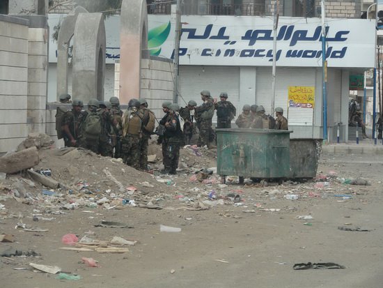 القوات الخاصة في محيط مبنى وزارة الإدارة المحلية (اليوم)
