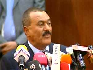 رئيس الجمهورية يدعو إلى إلقاء القبض على مهربي الوثائق والآثار اليمنية