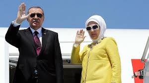 أردوغان ينهي زيارته إلى السعودية بسبب وفاة صحفي مرافق له في المدينة المنورة