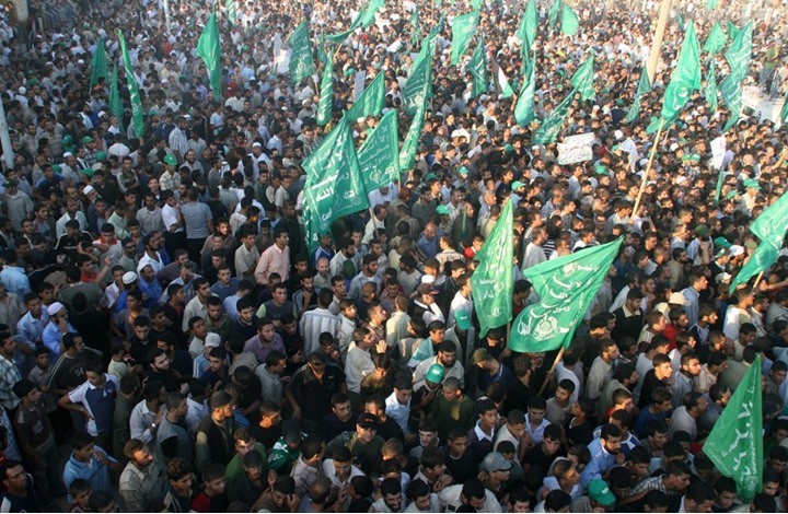 مثقفون ودعاة يتضامنون مع حماس بعد تصنيفها إرهابية بمصر