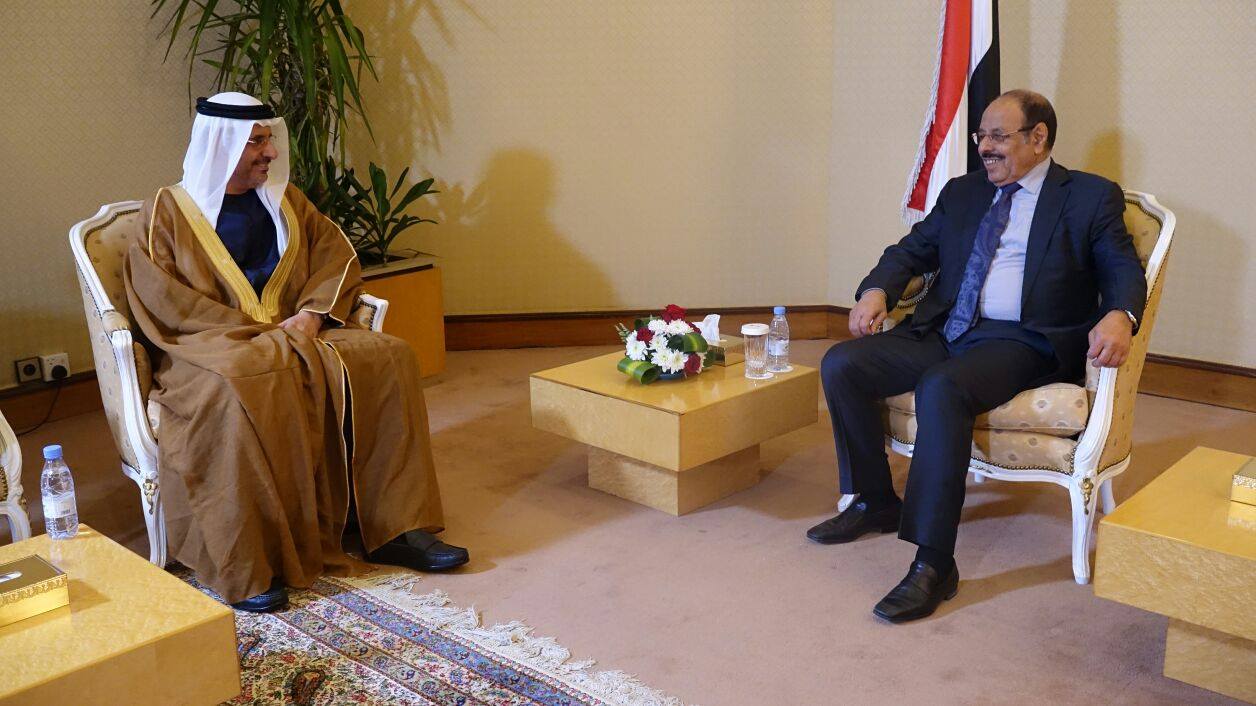 الفريق علي محسن يلتقي السفير الإماراتي باليمن ويشيد بدور أبو ظبي في دعم الشرعية