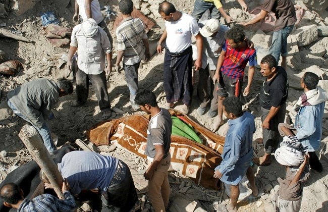 الحوثيون يطلقون النار على الصليب الأحمر ويطالبون بمبالغ مالية مقابل تسليم جثامين شباب مقاومة تعز