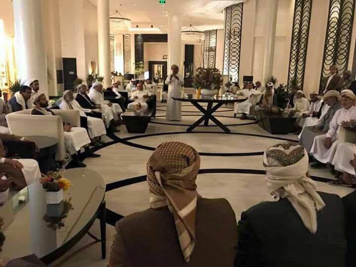 حميد الأحمر يعقد لقاء مع زعامات قبلية في الرياض ويدعو إلى دعم جبهات قتال الشرعية (صور)