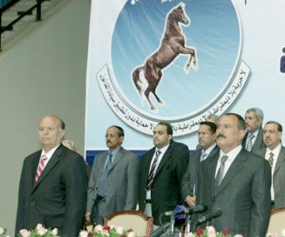 الرئيس هادي يجمد أموال المؤتمر الشعبي العام ويرفض تسليمها لصالح