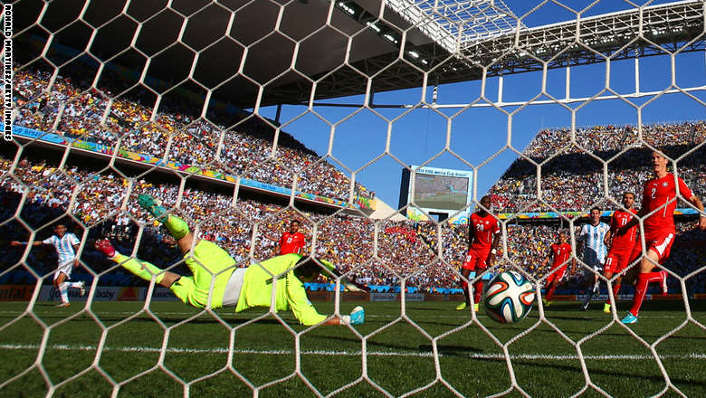 كأس العالم 2014: الأرجنتين للدور ربع النهائي على حساب سويسرا بـ«الهدف القاتل»