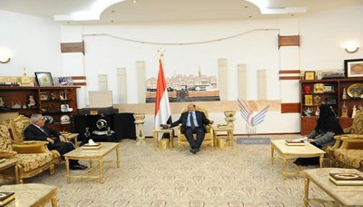 الرئيس هادي يشدد على أهمية العمل الجاد وبما يضمن توفير فرص عمل للشباب وتوفير احتياجات سكان اليمن