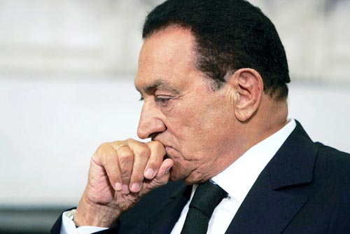 3 سيناريوهات في قضية مبارك أخطرها \