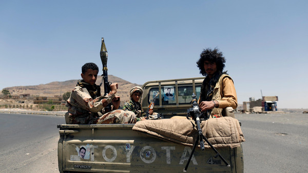 قيادي بارز في حزب مؤتمر صالح يتهم الحوثي بقتل 100 ألف يمني