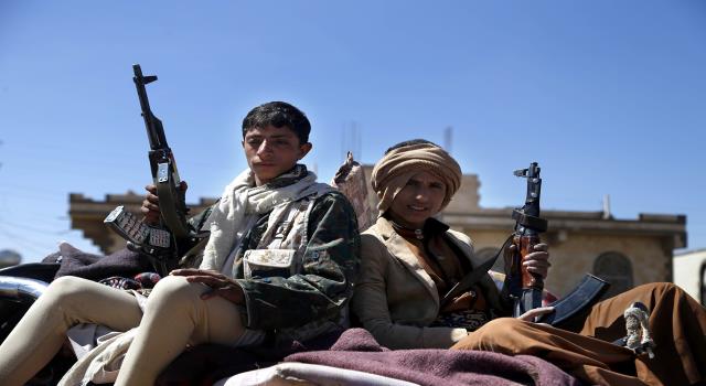 قائد الجبهة الغربية بمحافظة تعز: الحوثي يزج بالأطفال في معركة خاسرة