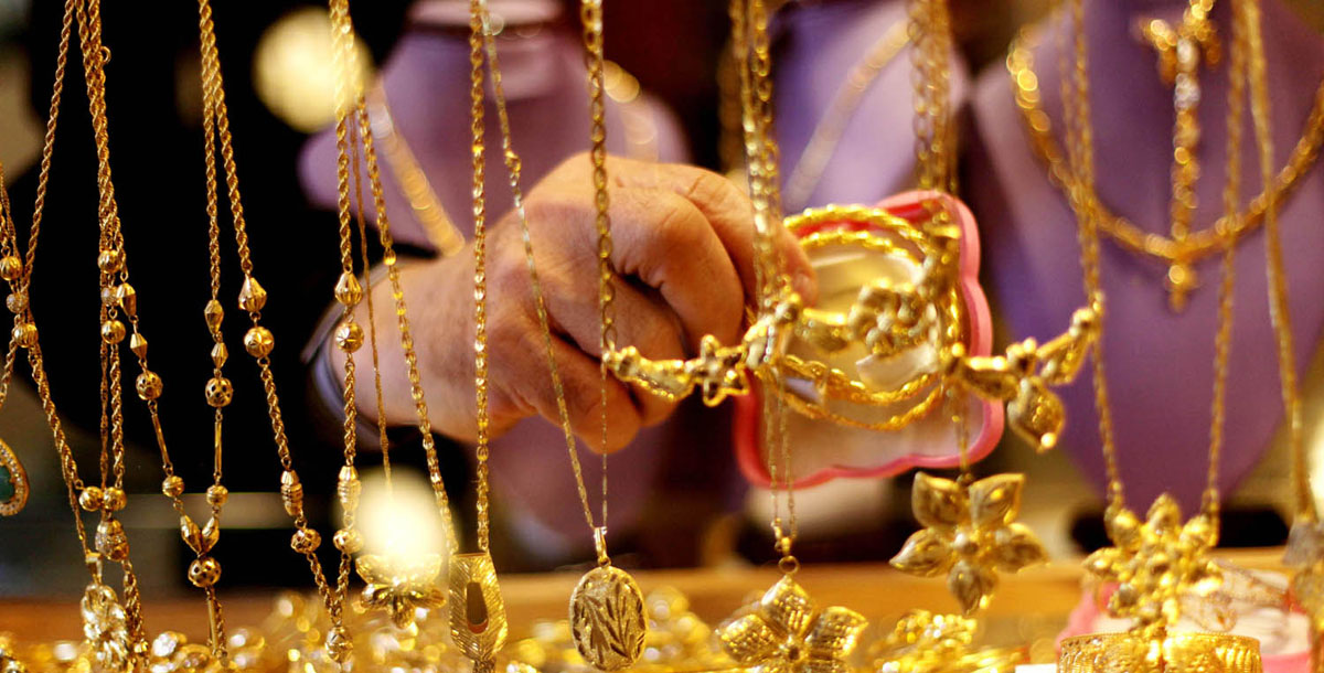 وزارة العمل السعودية تعلن بدء توطين قطاع الذهب دون «مهلة» أو «استثناء» الأحد