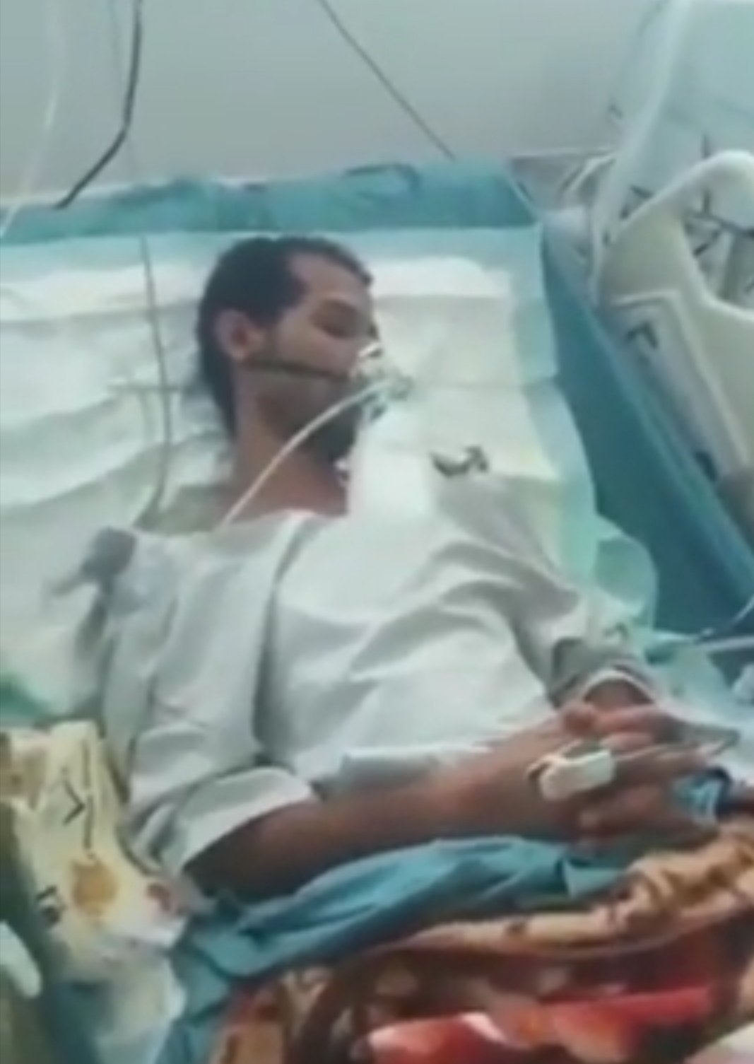 بالفيديو مشرف حوثي يقتل مواطنًا في إب بدون سبب