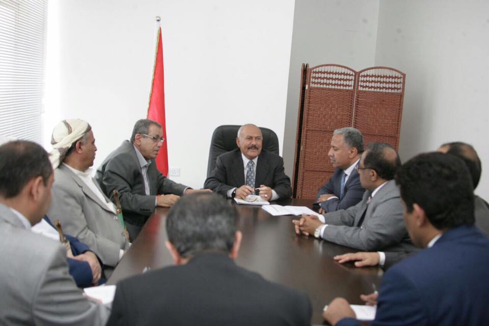 علي عبد الله صالح يناقش مع قيادة المؤتمر مستجدات الأوضاع وتلميحات زعيم الحوثيين الأخيرة (تفاصيل)