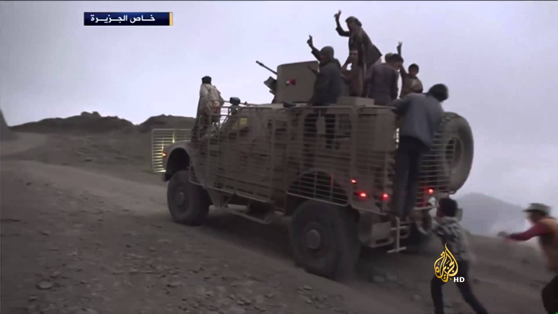 وصول تعزيزات عسكرية جديدة لقوات التحالف إلى الجبهة الغربية بمدينة تعز